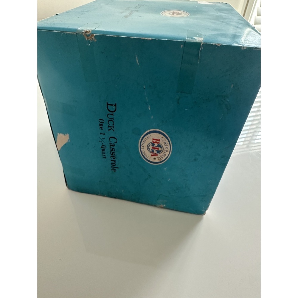 BIA Cordon Bleu Porcelain Duck Covered Casserole, Wildflowers with Box - Picture 5 of 12